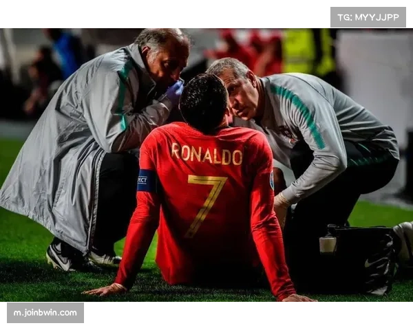 阿贾克斯急需调整状态迎战特温特，欧冠失利阴影亟待消除